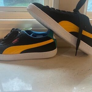 Garfield Pumas - BRAND NEW - Women's Size 8